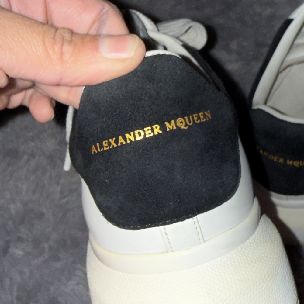 Alexander McQueen White Sneakers with Black Detail - Picture 3 of 7